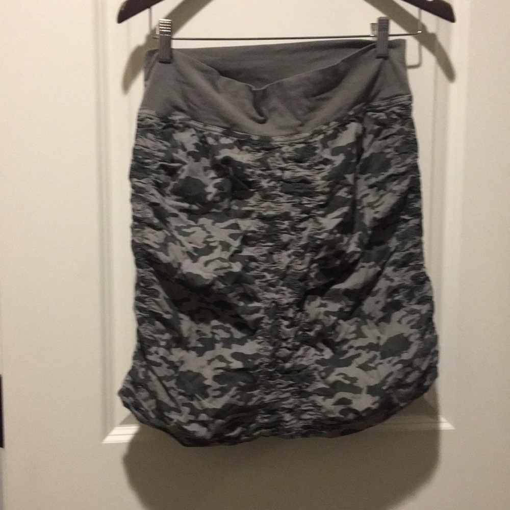 Wearables womens pullON camouflage Ruched contour skirt Wide waistband stretch S